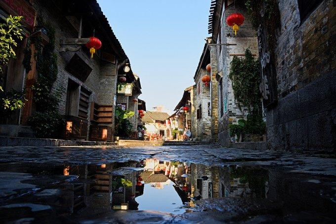 小球进黑洞