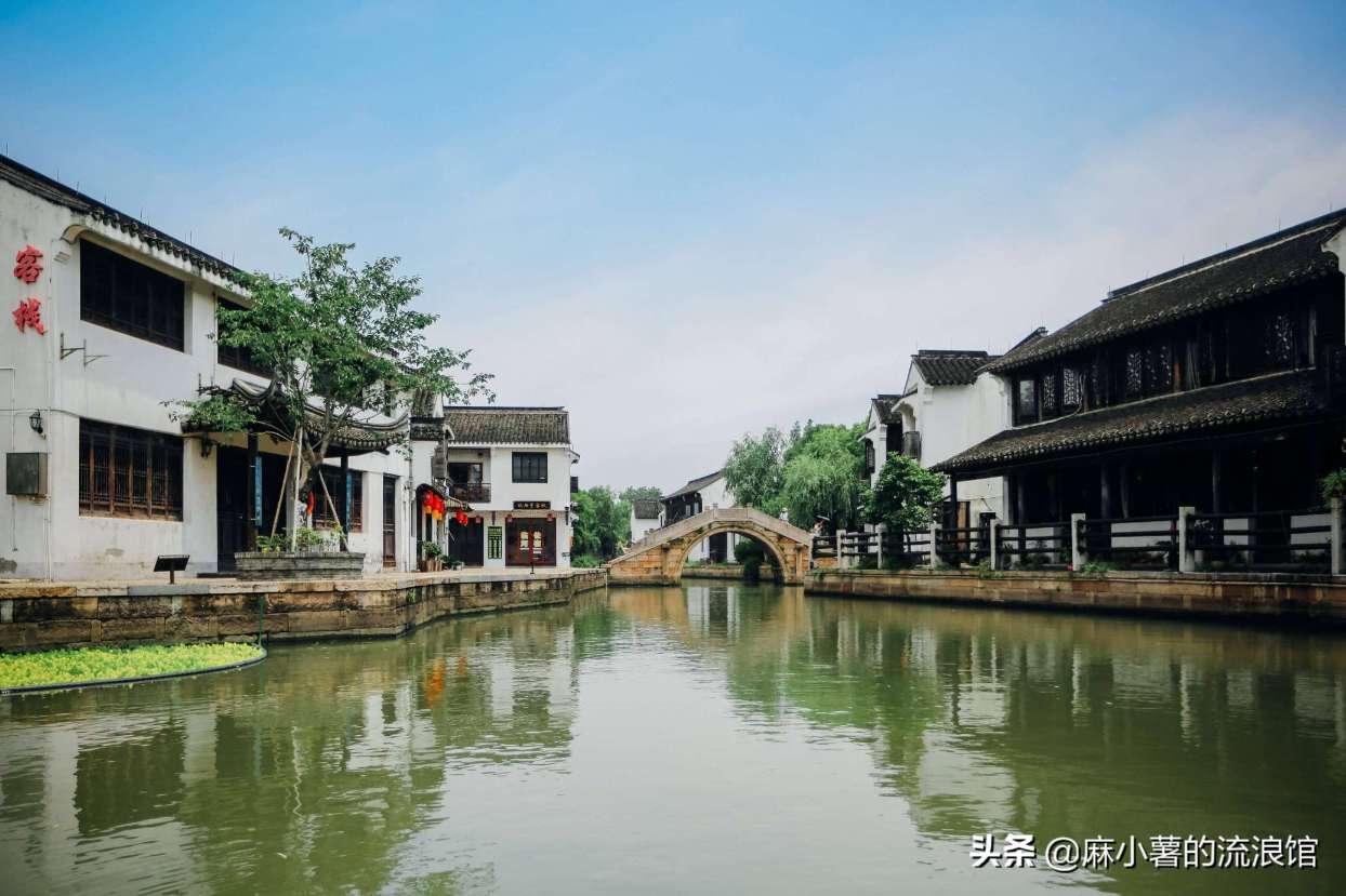 董宇辉揭秘贾玲新形象:颠覆性变化,引人瞩目